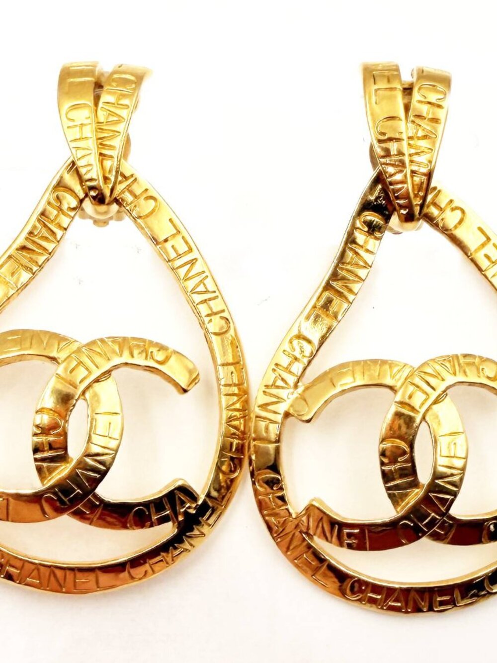 Chanel Vintage Gold Plated CC Ribbon Tear Drop Ribbon Large 2 in 1 Clip on Earri